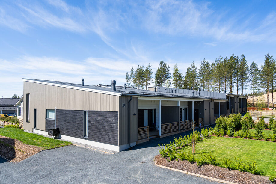 As Oy Jänönkallio, kahden rivitalon kohde Klaukkalassa